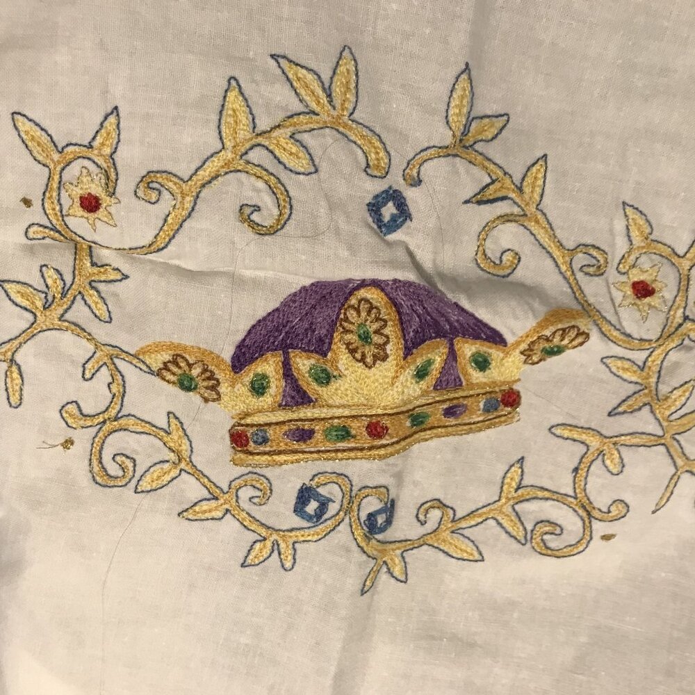 Hanukkah Cotton Tablecloth Embroidered Menorah & Crown 101 X 65 - Picture 15 of 16